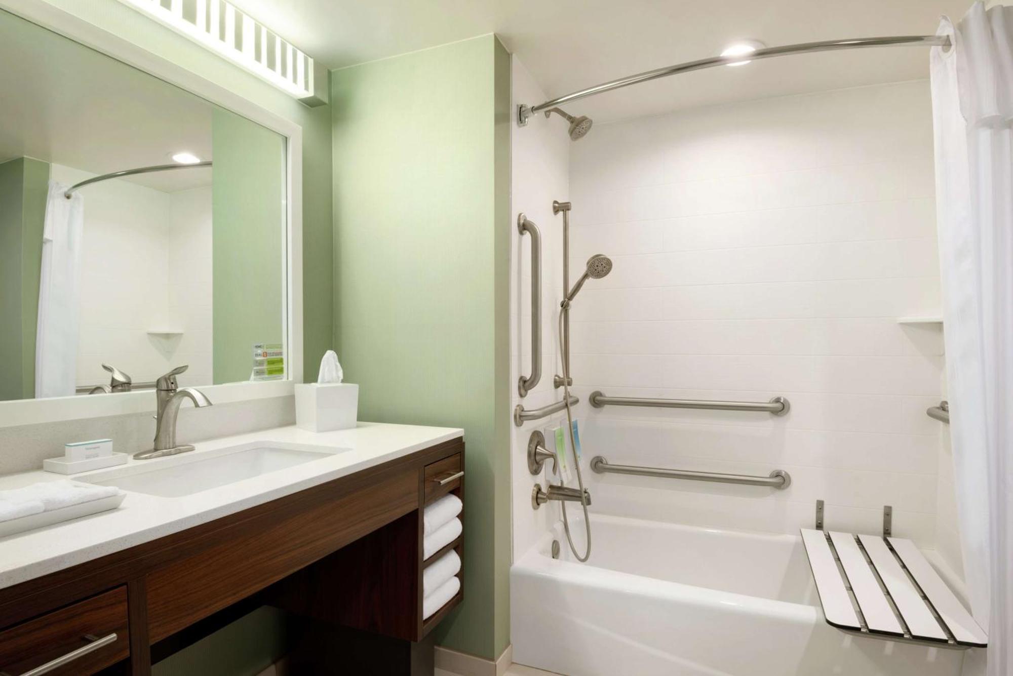 Queen Studio with Two Queen Beds - Mobility Access/Non-Smoking
