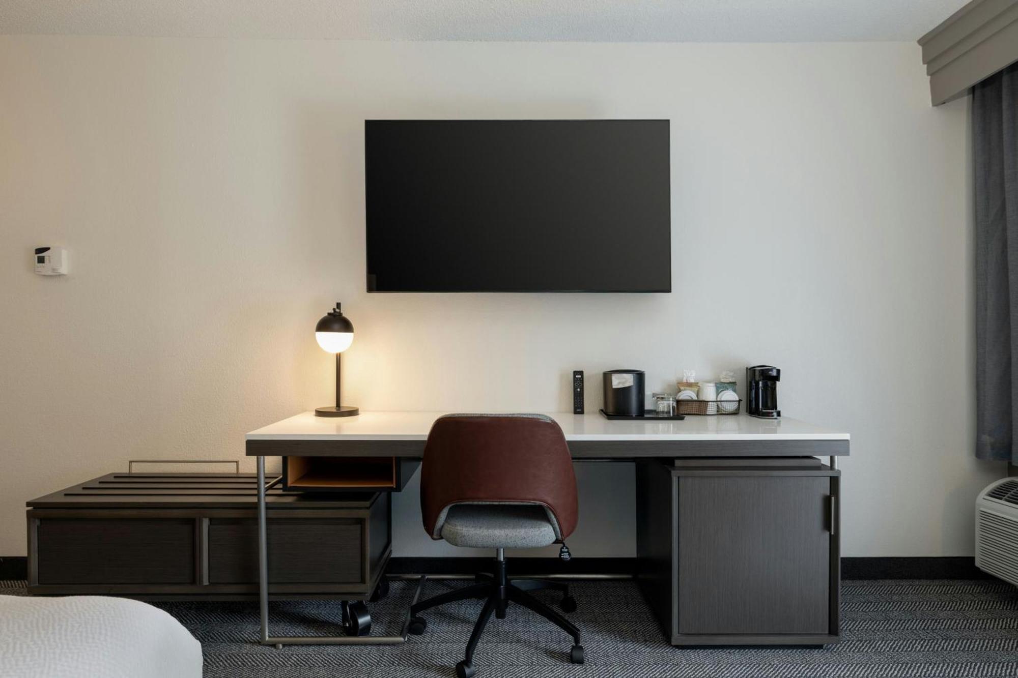 King Room with Roll-In Shower and Transfer Shower - Mobility Access/Hearing Accessible