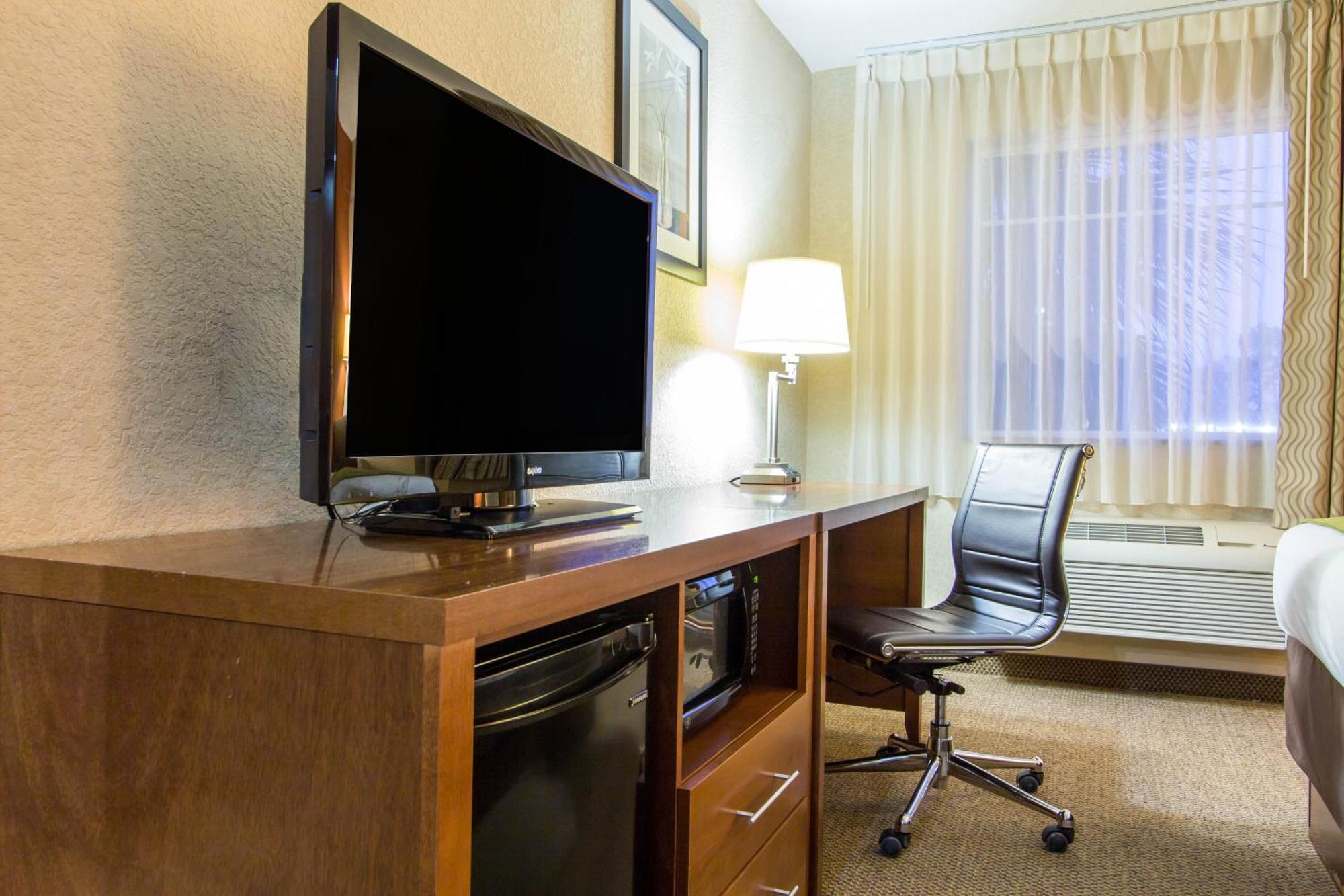 King Room - Non-Smoking/Top Floor