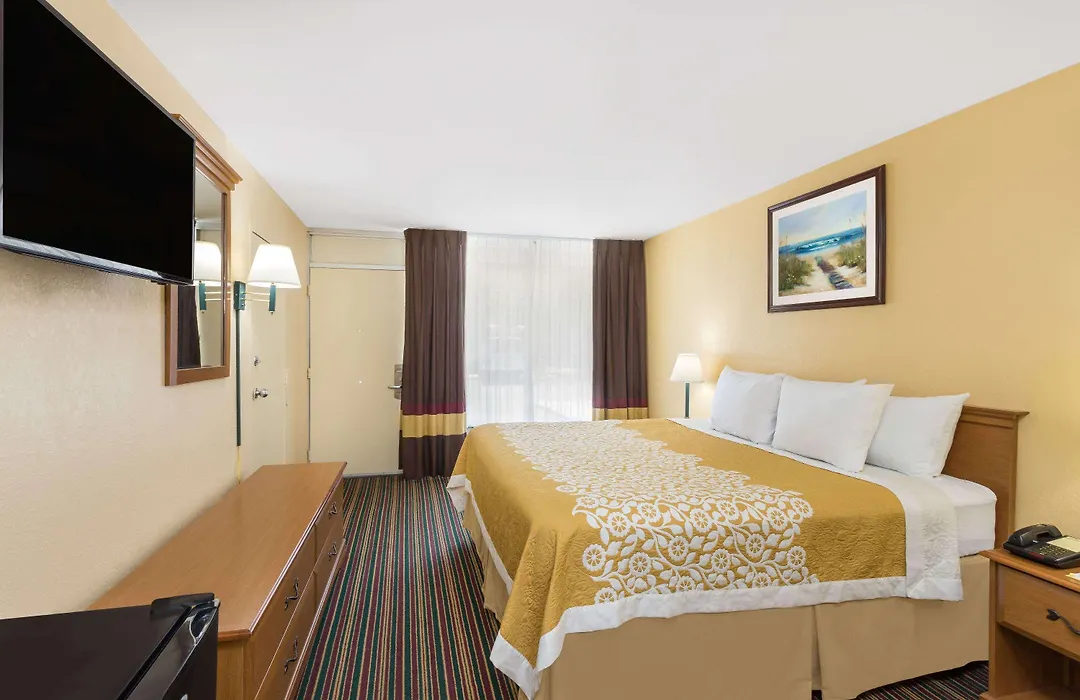 Days Inn By Wyndham Mt Pleasant-Charleston-Patriots Point-1