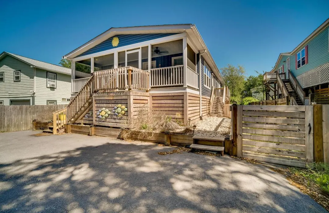 Charleston Home W/ Porch - 3 Mi To Folly Beach!-1