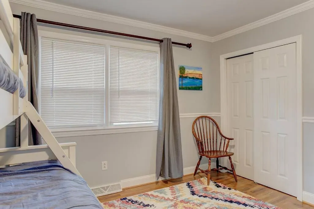 Charming Home Near Folly & Downtown Charleston-1