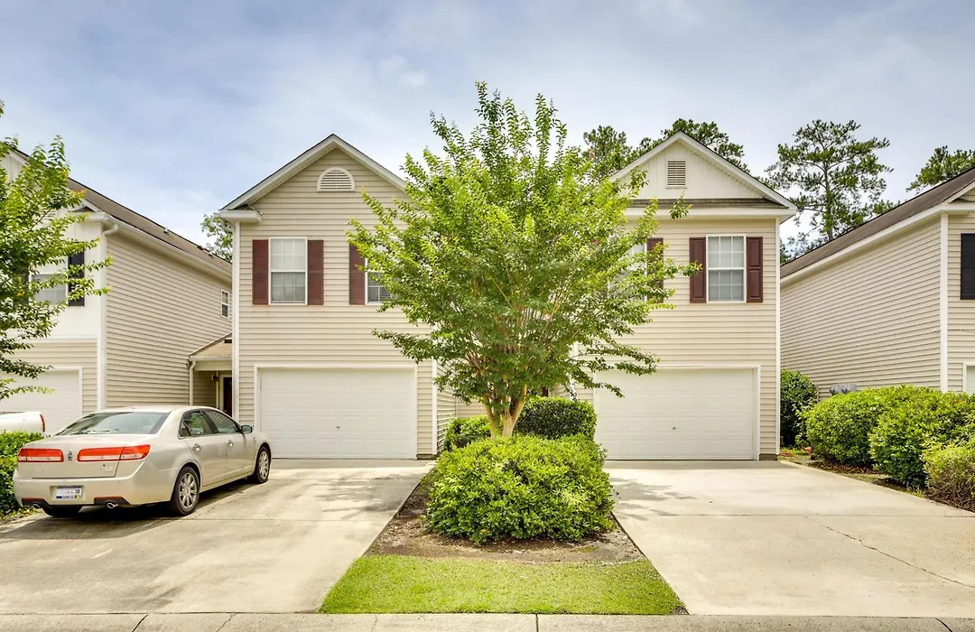Charming North Charleston Townhome - Pets Welcome!-1