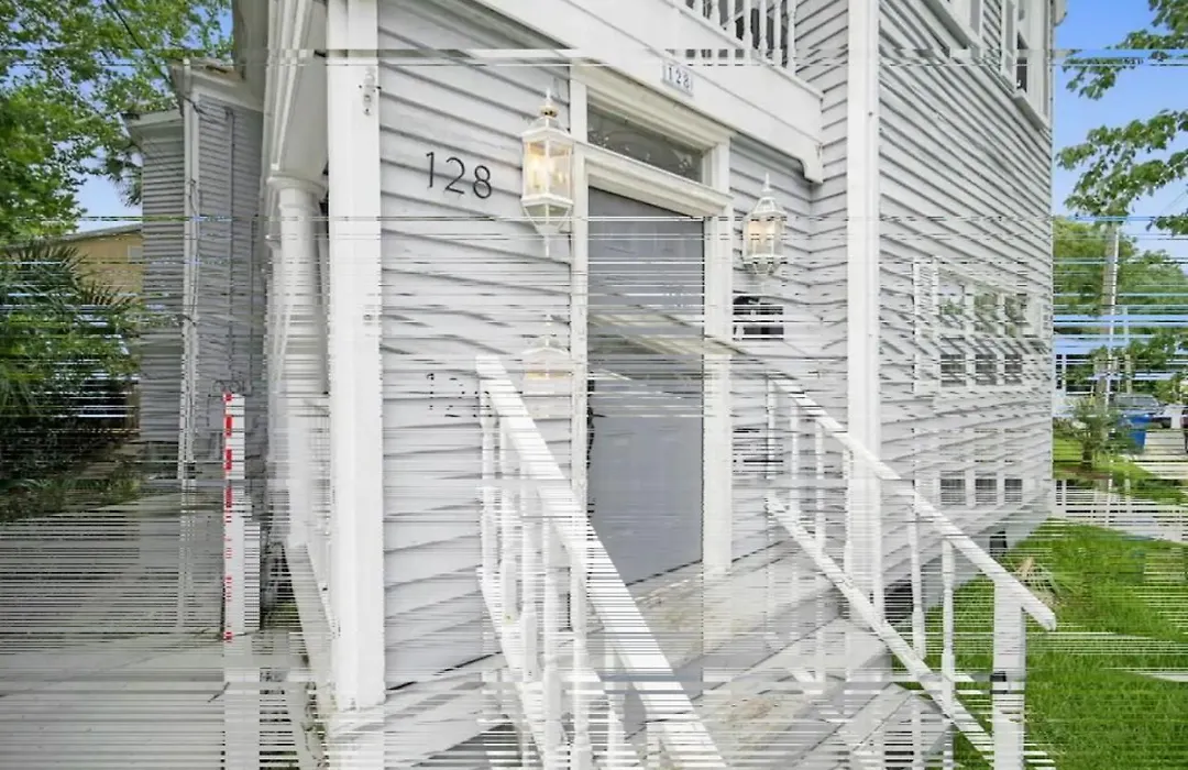 Lovely & Historical 3Br - Balcony - Central Location-1