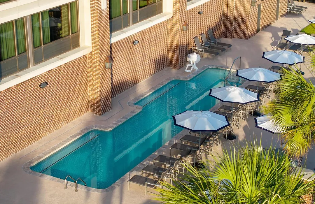 Hilton Garden Inn Charleston Waterfront/Downtown-1