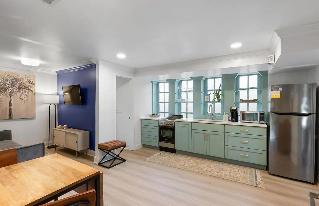 Unique & Charming 1 Bedroom One Block To King St-1