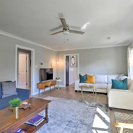 Chic Charleston Home - Half Mile To Park Circle!-2