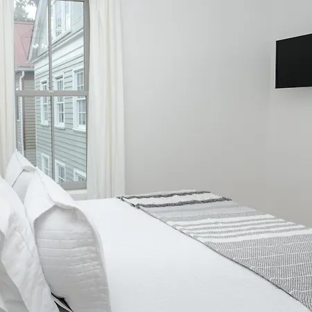 Guesthouse Charleston West 242 B-3