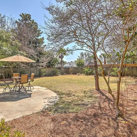 Charming House With Patio, 3 Half Mi To Beach!-2