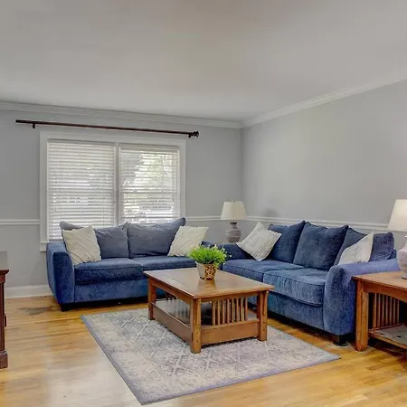 Charming Home Near Folly & Downtown Charleston-3