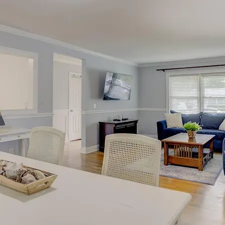Charming Home Near Folly & Downtown Charleston-2