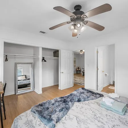 Southern Charm Getaway- 3Br In Park Circle-3