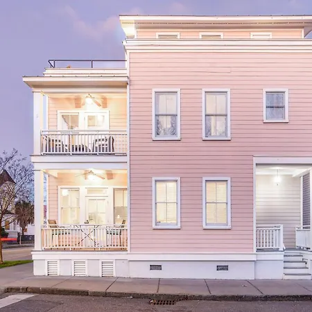 Private Rooftop & Parking - 3 Blocks To King St-3