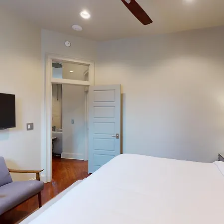 563 King Apartments-3
