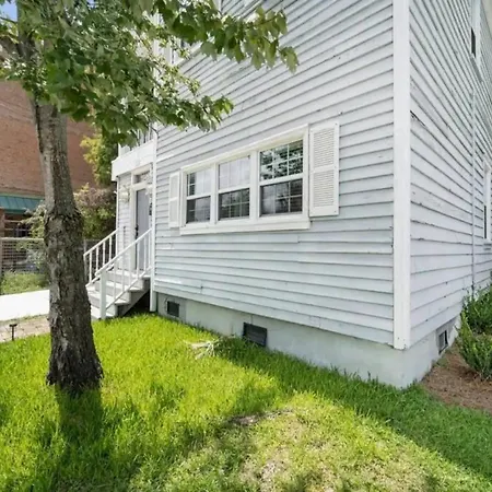 Lovely & Historical 3Br - Balcony - Central Location-2