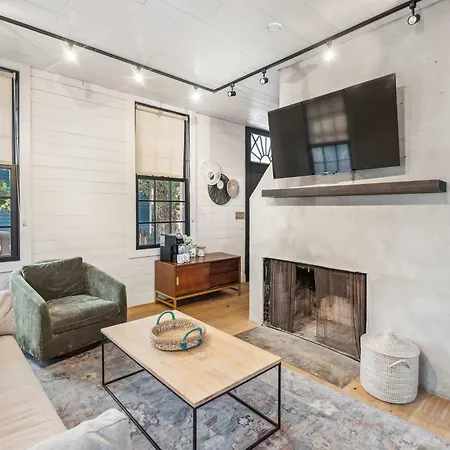 Revitalized Historical Southern Residence-2