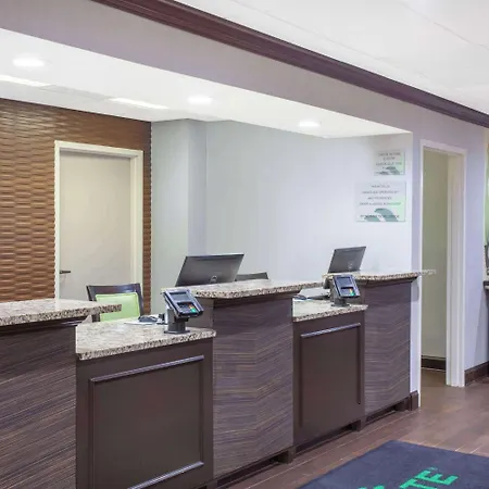 Wingate By Wyndham Charleston Coliseum-2