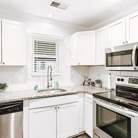 Charleston Comfort And Style, Centrally Located-3